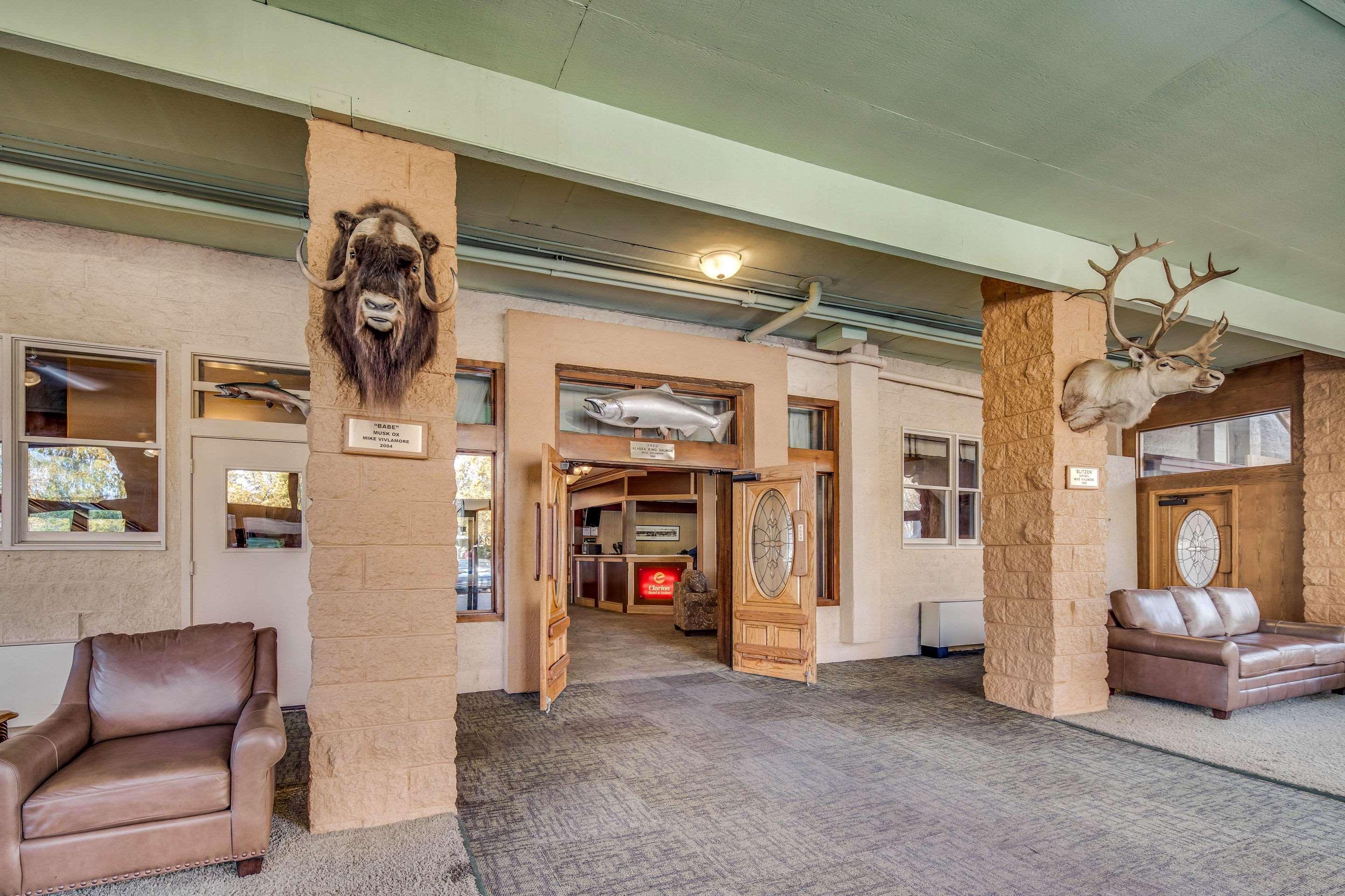 Clarion Hotel & Suites Fairbanks Near Ft Wainwright Екстер'єр фото