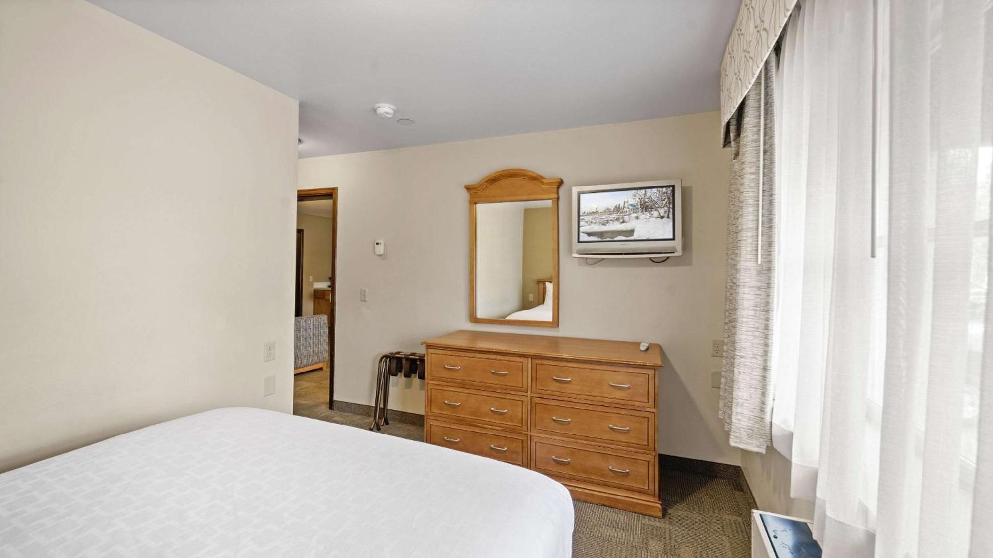 Clarion Hotel & Suites Fairbanks Near Ft Wainwright Екстер'єр фото