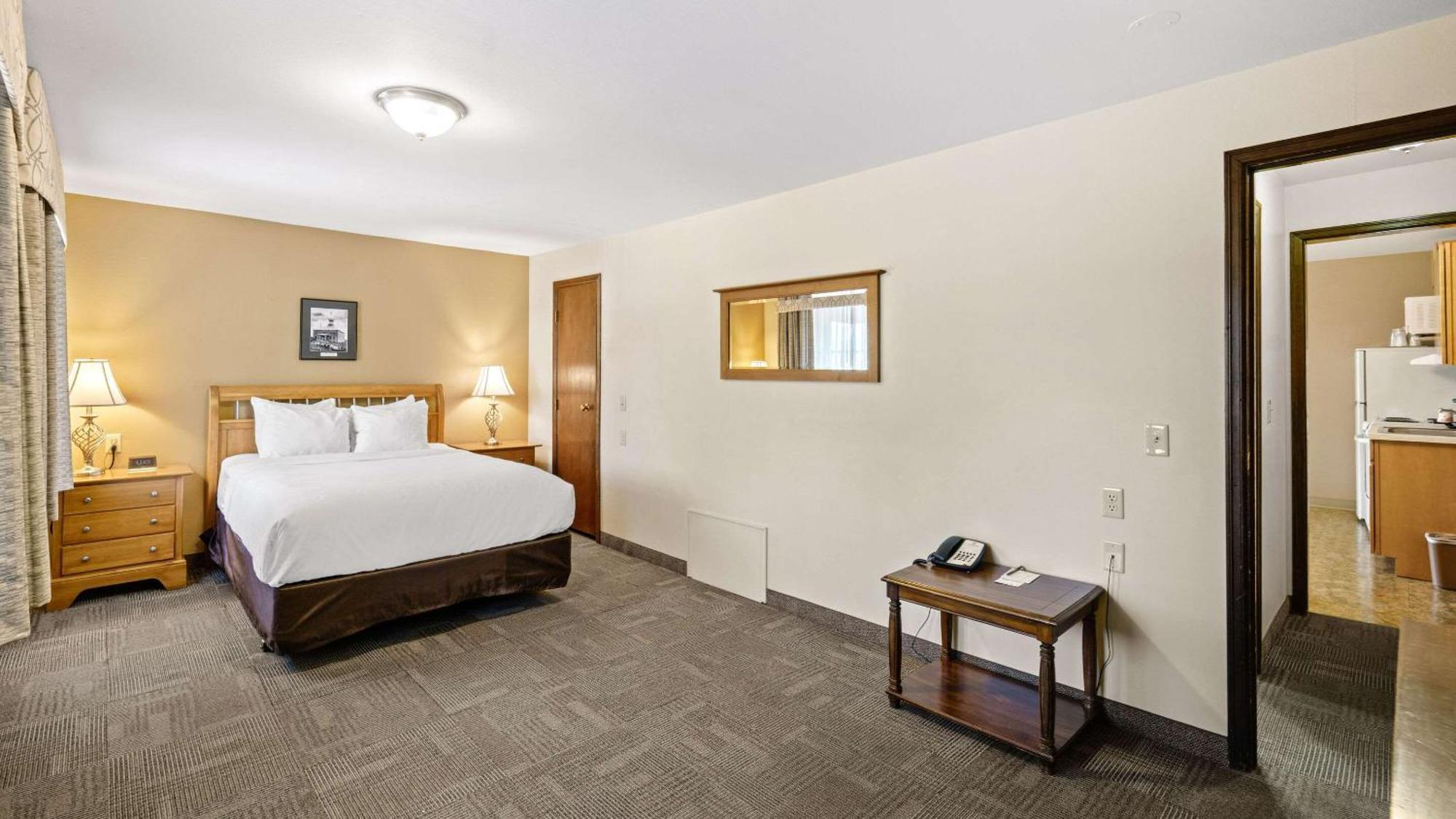 Clarion Hotel & Suites Fairbanks Near Ft Wainwright Екстер'єр фото