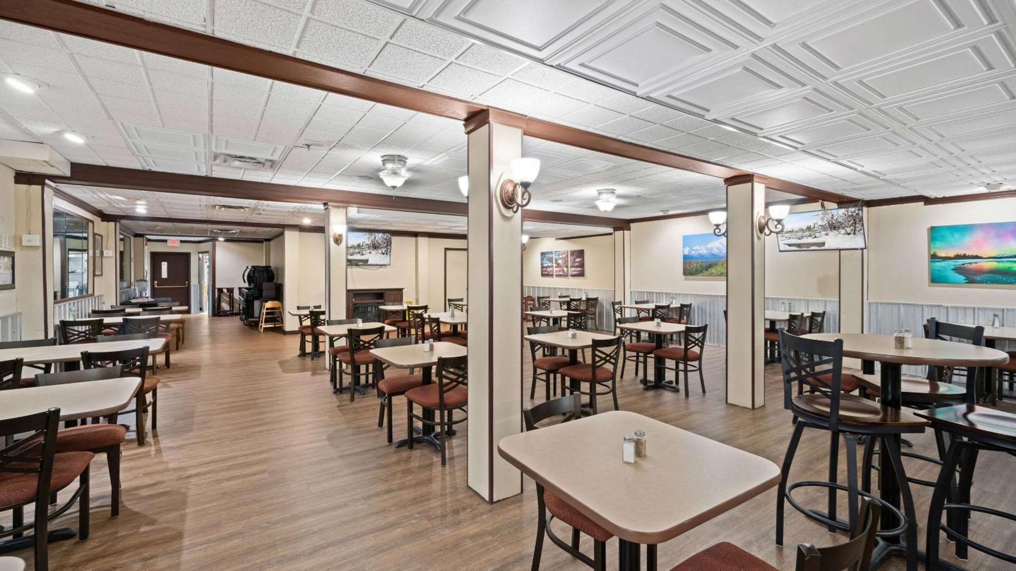 Clarion Hotel & Suites Fairbanks Near Ft Wainwright Екстер'єр фото