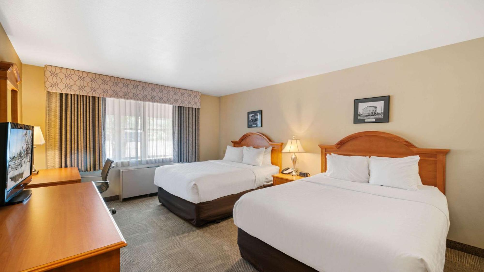Clarion Hotel & Suites Fairbanks Near Ft Wainwright Екстер'єр фото