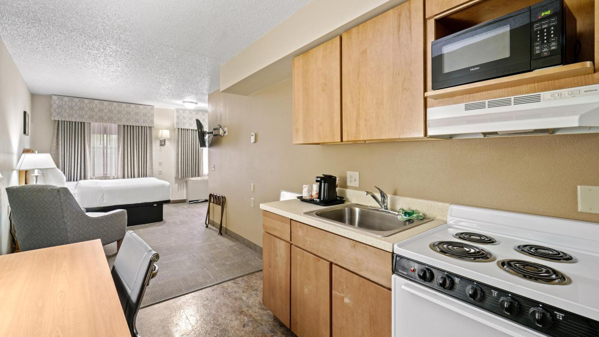 Clarion Hotel & Suites Fairbanks Near Ft Wainwright Екстер'єр фото