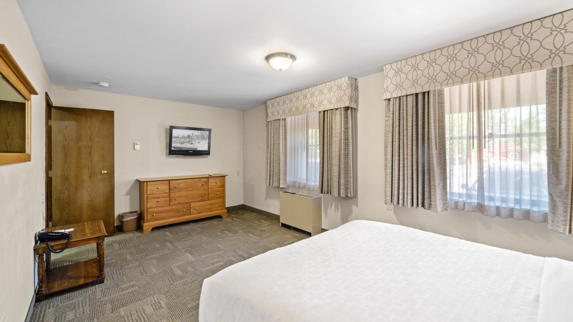 Clarion Hotel & Suites Fairbanks Near Ft Wainwright Екстер'єр фото