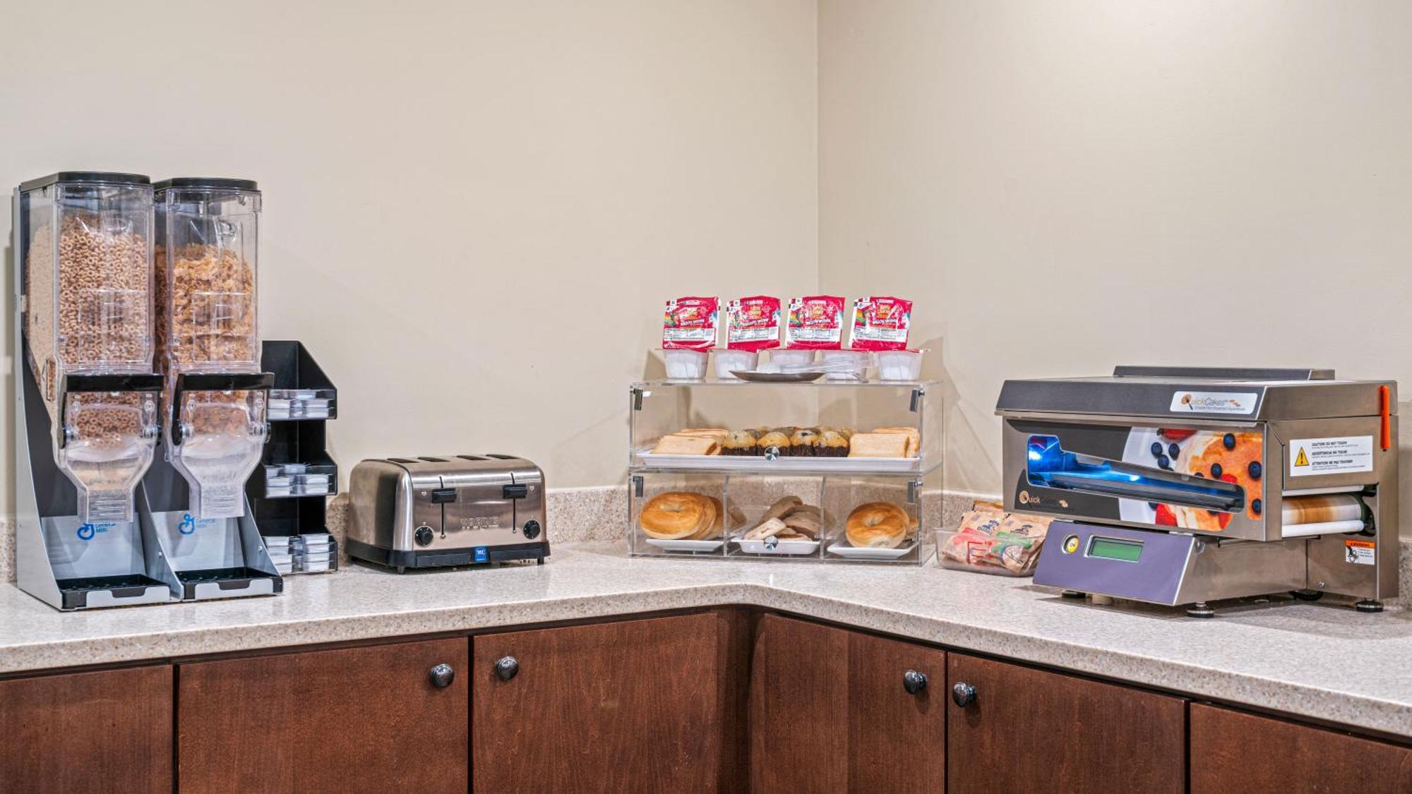 Clarion Hotel & Suites Fairbanks Near Ft Wainwright Екстер'єр фото