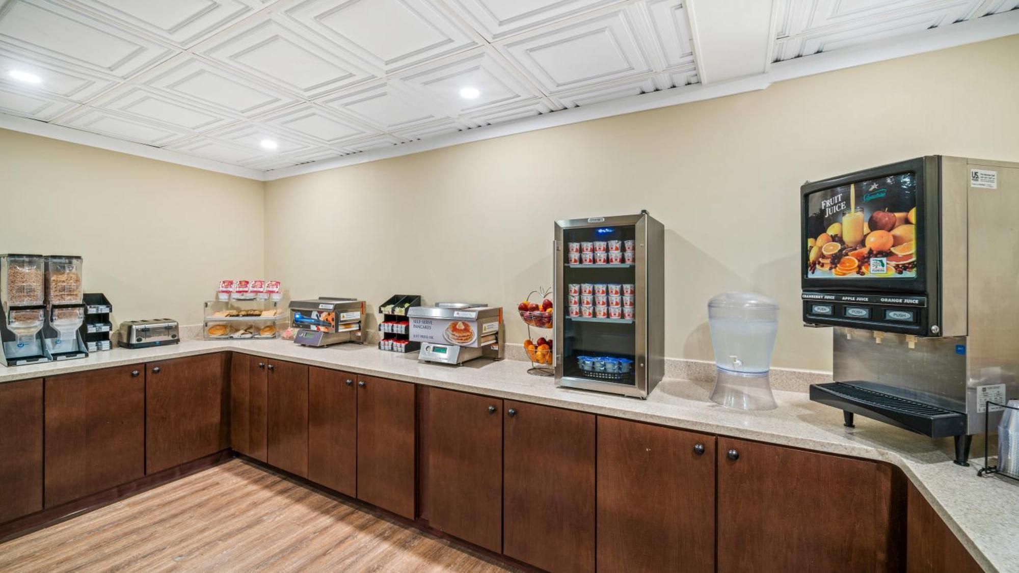 Clarion Hotel & Suites Fairbanks Near Ft Wainwright Екстер'єр фото