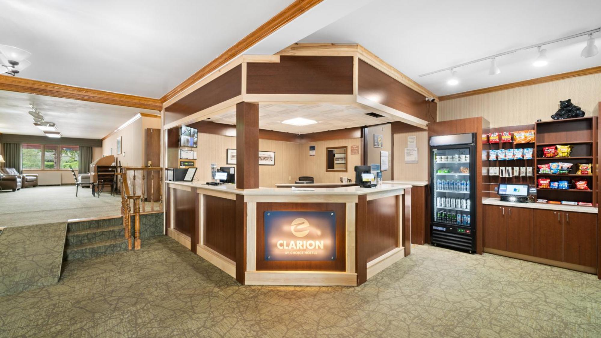 Clarion Hotel & Suites Fairbanks Near Ft Wainwright Екстер'єр фото