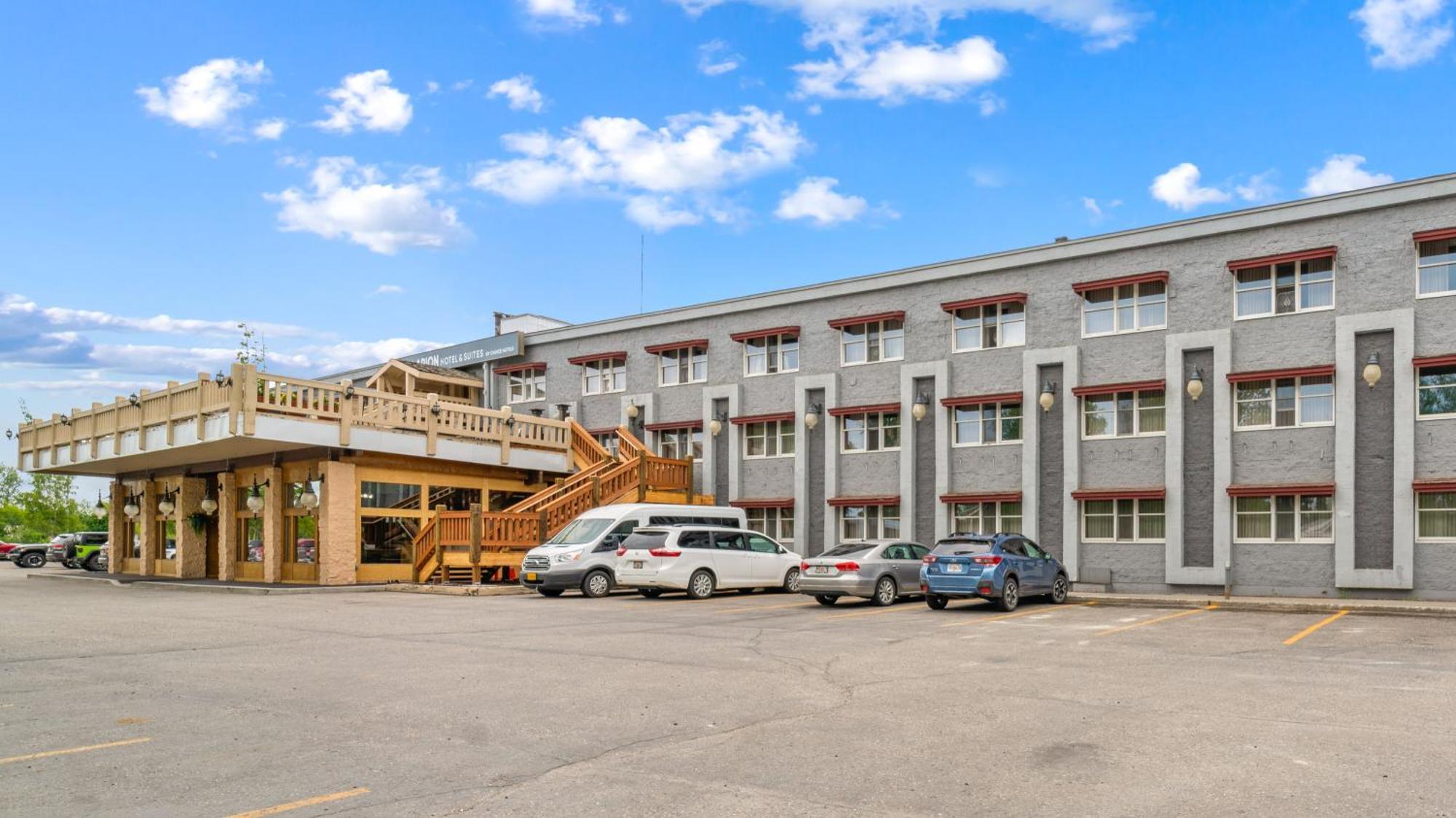 Clarion Hotel & Suites Fairbanks Near Ft Wainwright Екстер'єр фото